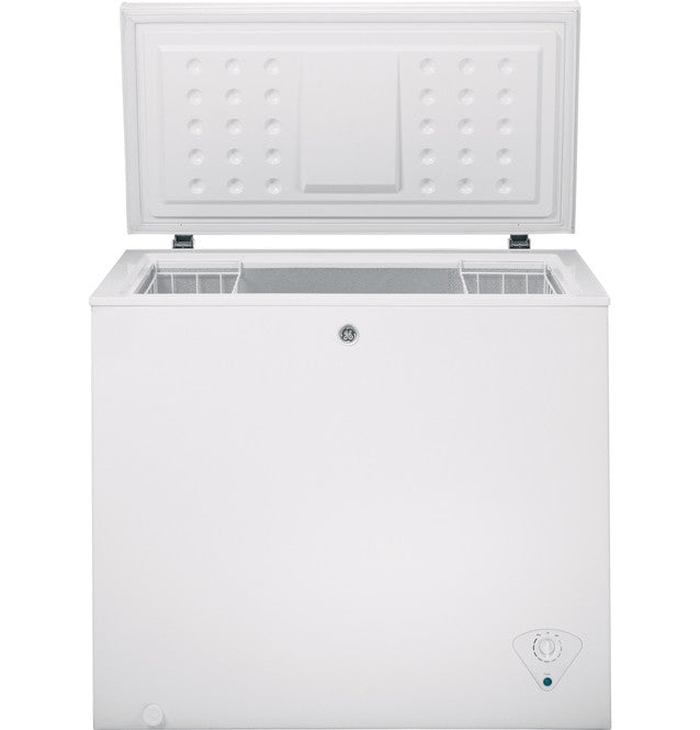 GE FCM7STWW 7.0 Cu. Ft. Manual Defrost Chest Freezer in White