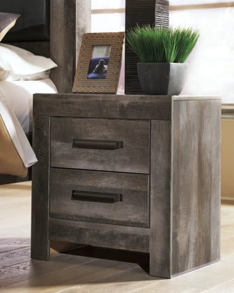 Wynnlow Queen Panel Bed with 2 Nightstands