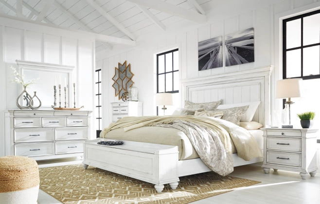 Kanwyn Queen Panel Bed with Storage Bench in Whitewash