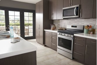 Whirlpool WFG550S0HZ 5.0 cu. ft. Gas Range with Fan Convection Oven in Fingerprint Resistant Stainless Steel