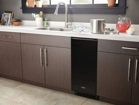 Whirlpool WUI75X15HB 15-inch Icemaker with Clear Ice Technology in Black